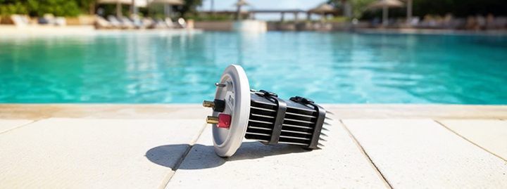 How a Self-Cleaning Saltwater Chlorinator Works: A Guide for Pool Owners